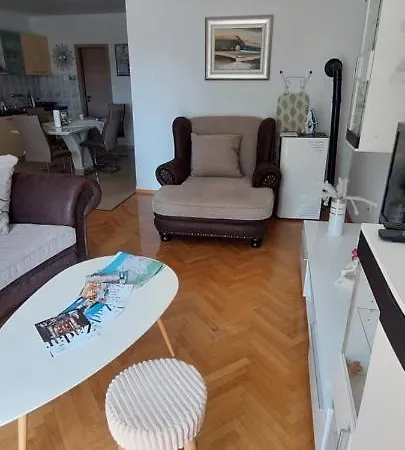 Violeta Apartment *