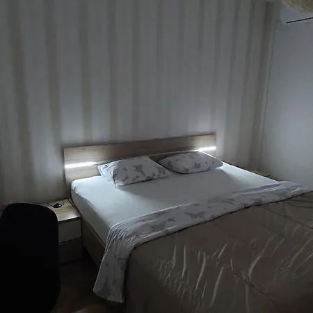 Violeta Apartment *