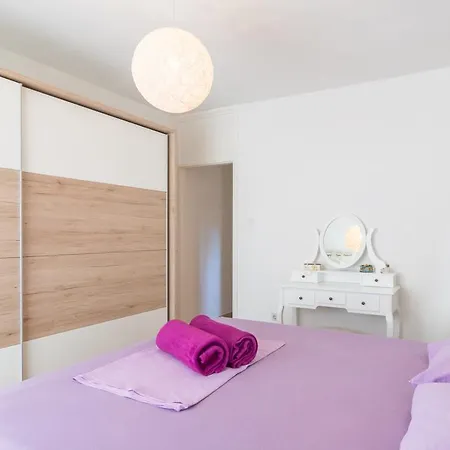 Apartment Violeta *