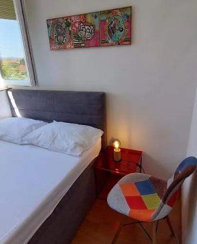 Violeta Apartamento *